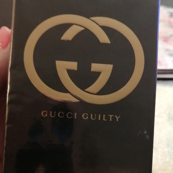 Gucci Guilty Perfumed Body Lotion 200 ml Patchouli, Peach, Lilac, Amber Notes - Picture 2 of 6